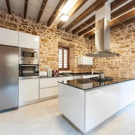 Casa Sa Pedra, En El Centro Histórico De *