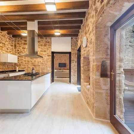 Casa Sa Pedra, En El Centro Historico De Hébergement de vacances *